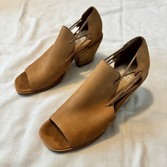 Eileen Fisher 7 Allie Sandals Open Toe Heels Leather Boho Casual - Picture 2 of 10